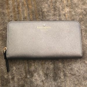 🖤Kate Spade Silver Wallet 🖤